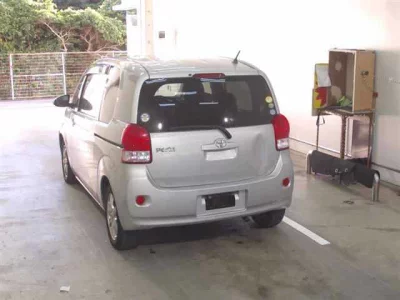 Toyota PORTE  с аукциона в Японии