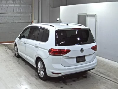 Volkswagen GOLF TOURAN  с аукциона в Японии