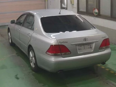 Toyota CROWN  с аукциона в Японии