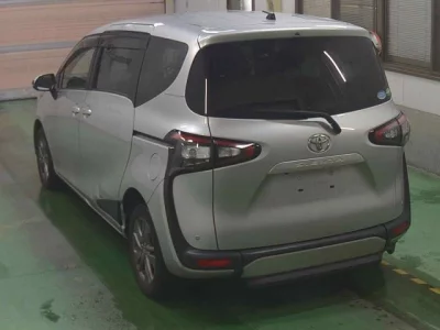 Toyota SIENTA  с аукциона в Японии