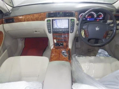 Toyota CROWN  с аукциона в Японии