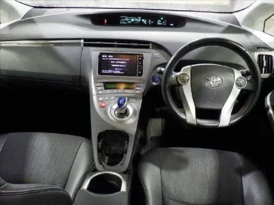 Toyota PRIUS PHV  с аукциона в Японии