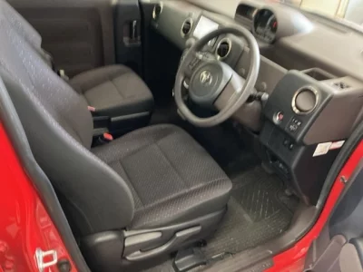 Toyota PORTE  с аукциона в Японии