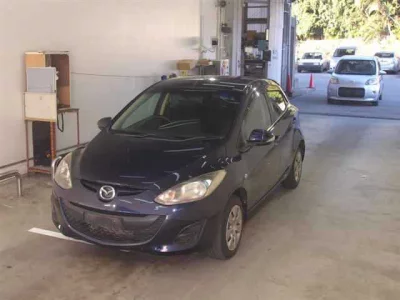 Mazda DEMIO  с аукциона в Японии