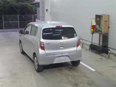 Toyota PIXIS EPOCH  с аукциона в Японии