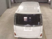 Toyota VOXY лот № 3007 оценка 4  с аукциона в Японии 5