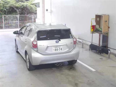Toyota AQUA  с аукциона в Японии