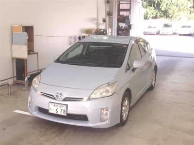 Toyota PRIUS  с аукциона в Японии