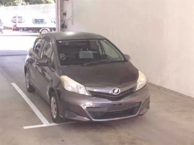 Toyota VITZ  с аукциона в Японии