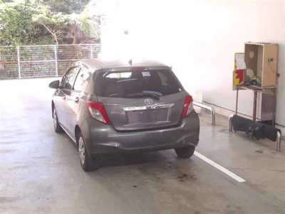 Toyota VITZ  с аукциона в Японии