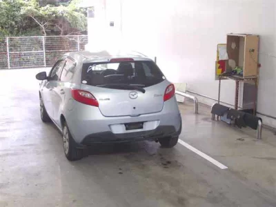 Mazda DEMIO  с аукциона в Японии