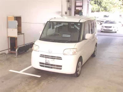 Daihatsu TANTO  с аукциона в Японии