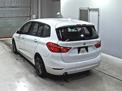 BMW 2-Series  с аукциона в Японии