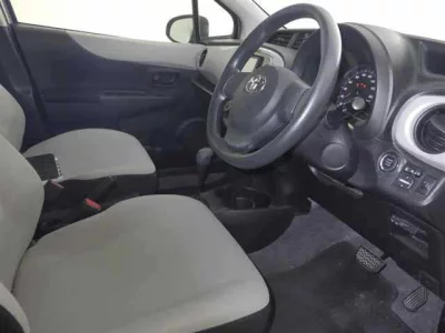 Toyota VITZ  с аукциона в Японии