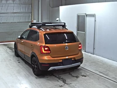 Volkswagen CROSS POLO  с аукциона в Японии