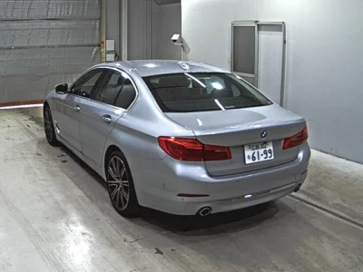 BMW 5-Series  с аукциона в Японии