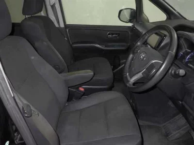 Toyota NOAH  с аукциона в Японии