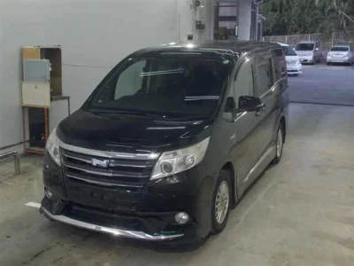 Toyota NOAH  с аукциона в Японии