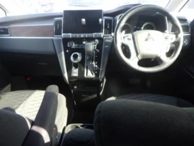 Mitsubishi DELICA D5