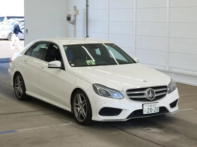 Mercedes-Benz E CLASS  с аукциона в Японии