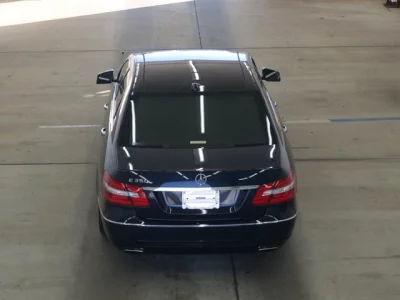 Mercedes-Benz E CLASS  с аукциона в Японии