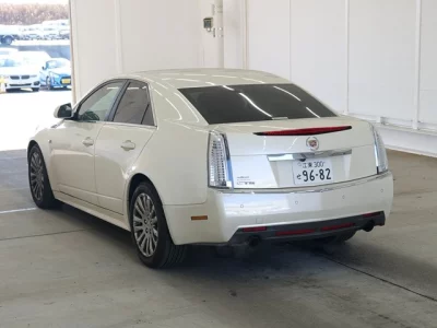 GM CADILLAC CTS  с аукциона в Японии