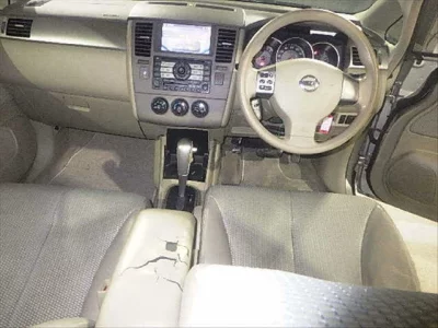 Nissan TIIDA  с аукциона в Японии