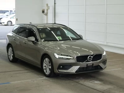 Volvo V60  с аукциона в Японии