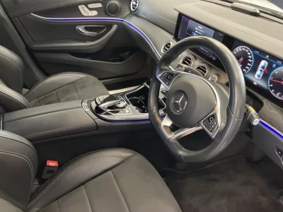 Mercedes-Benz E CLASS  с аукциона в Японии