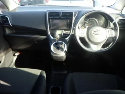 Toyota RACTIS  с аукциона в Японии