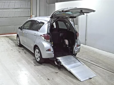 Toyota RACTIS  с аукциона в Японии