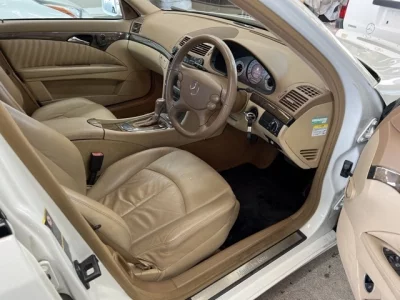 Mercedes-Benz E CLASS  с аукциона в Японии