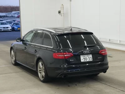 Audi A4  с аукциона в Японии