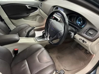 Volvo V40  с аукциона в Японии