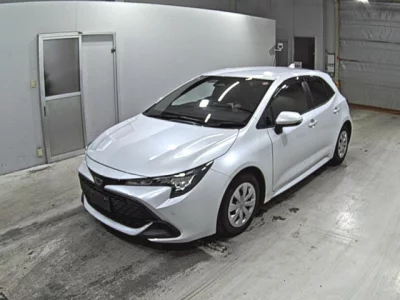 Toyota COROLLA SPORT  с аукциона в Японии