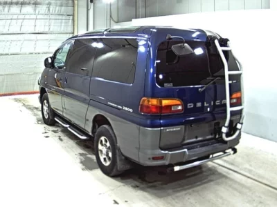 Mitsubishi DELICA