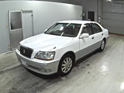 Toyota CROWN  с аукциона в Японии