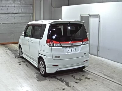 Mitsubishi DELICA D2