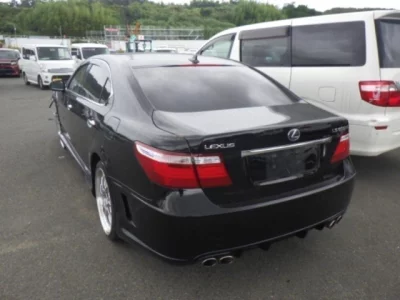 Lexus LS