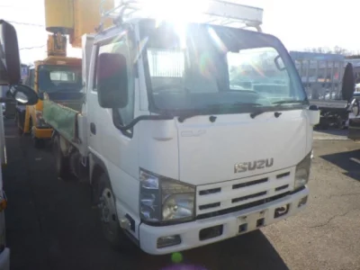 Isuzu ELF  с аукциона в Японии