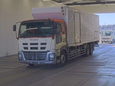 Isuzu GIGA