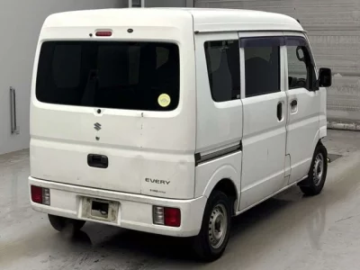 Suzuki EVERY  с аукциона в Японии