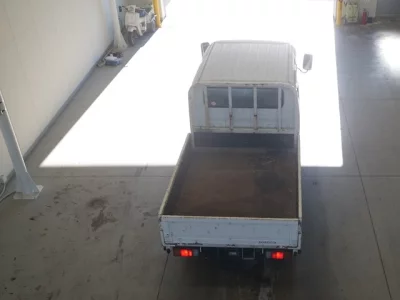 Toyota DYNA  с аукциона в Японии