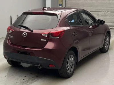 Mazda DEMIO  с аукциона в Японии
