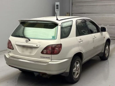 Toyota HARRIER  с аукциона в Японии