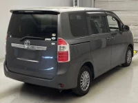 Toyota NOAH лот № 18048 оценка 3.5  с аукциона в Японии 1