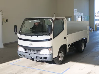 Toyota DYNA  с аукциона в Японии