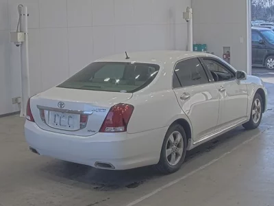 Toyota CROWN  с аукциона в Японии