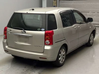 Toyota RAUM  с аукциона в Японии