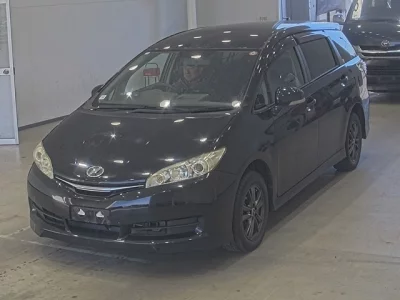 Toyota WISH  с аукциона в Японии